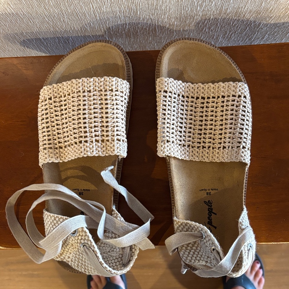 FREE PEOPLE Happy Feet Women's Beige Sandals
